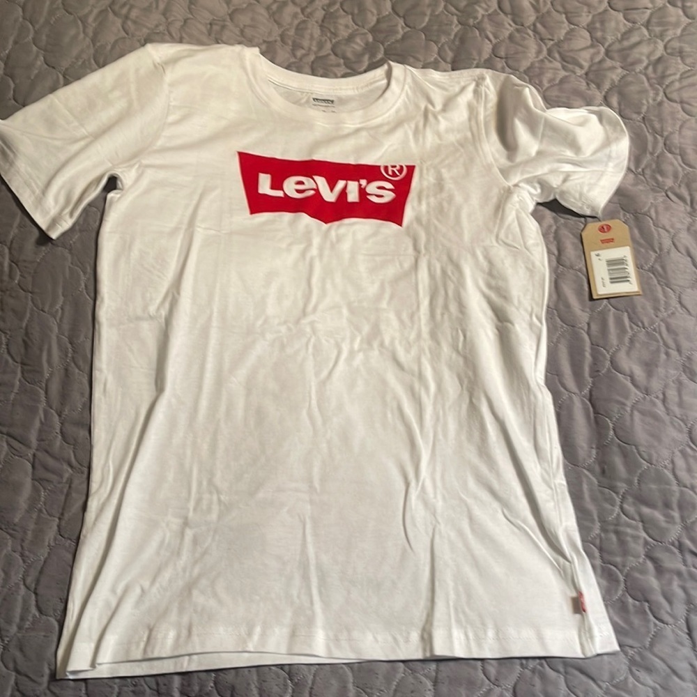 NWT Kid’s Levi’s tshirt XL